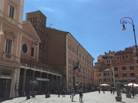 ysl roma piazza san lorenzo in lucina|Saint Laurent Piazza di San Lorenzo in Lucina .